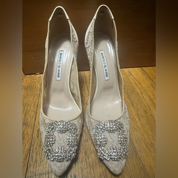 Manolo Blahnik Hangisi Heels - Picture 1 of 4